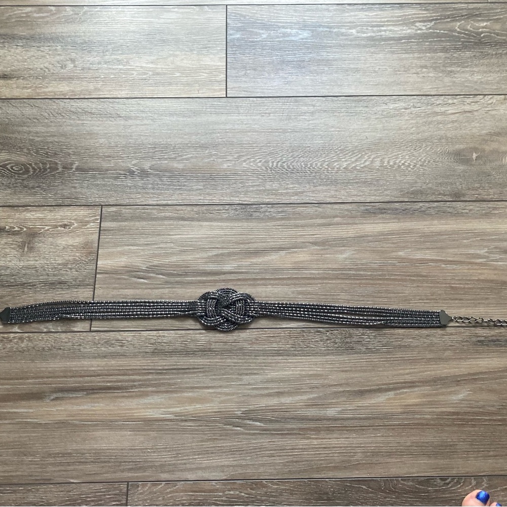 Danier Metallic Beaded Knot Belt/ woman’s one size - Picture 12 of 12